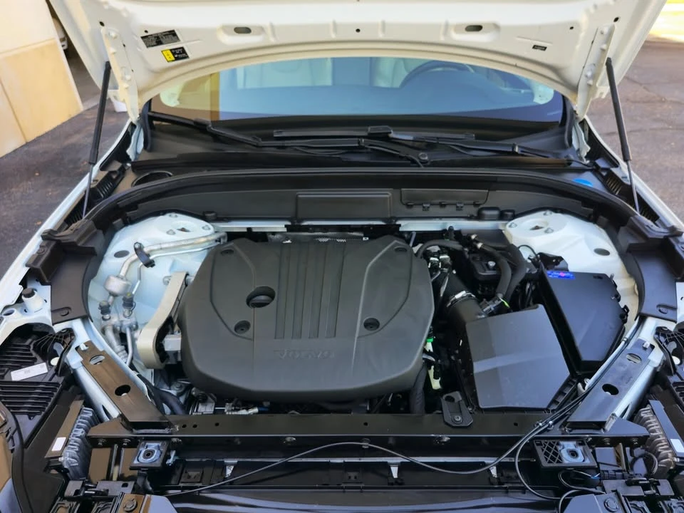 2022 Volvo XC60 2nd Gen - Image 10 of 17