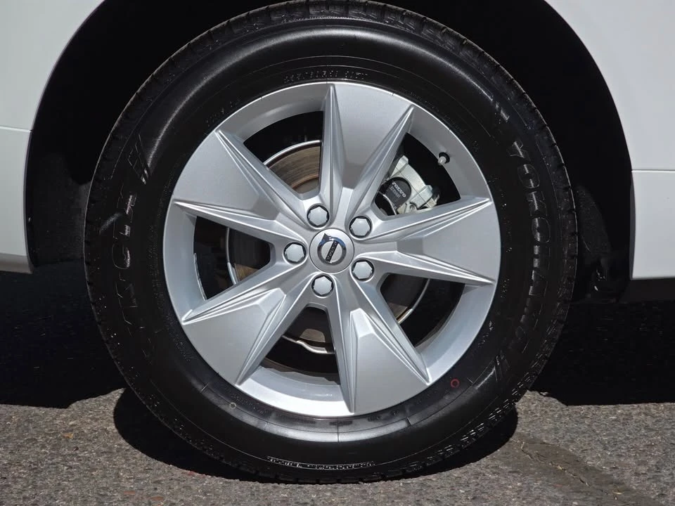 2022 Volvo XC60 2nd Gen - Image 11 of 17