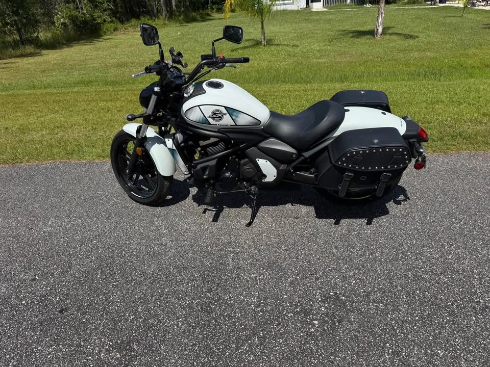2022 Kawasaki - Image 2 of 4