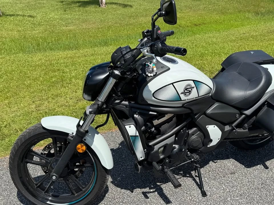 2022 Kawasaki - Image 3 of 4