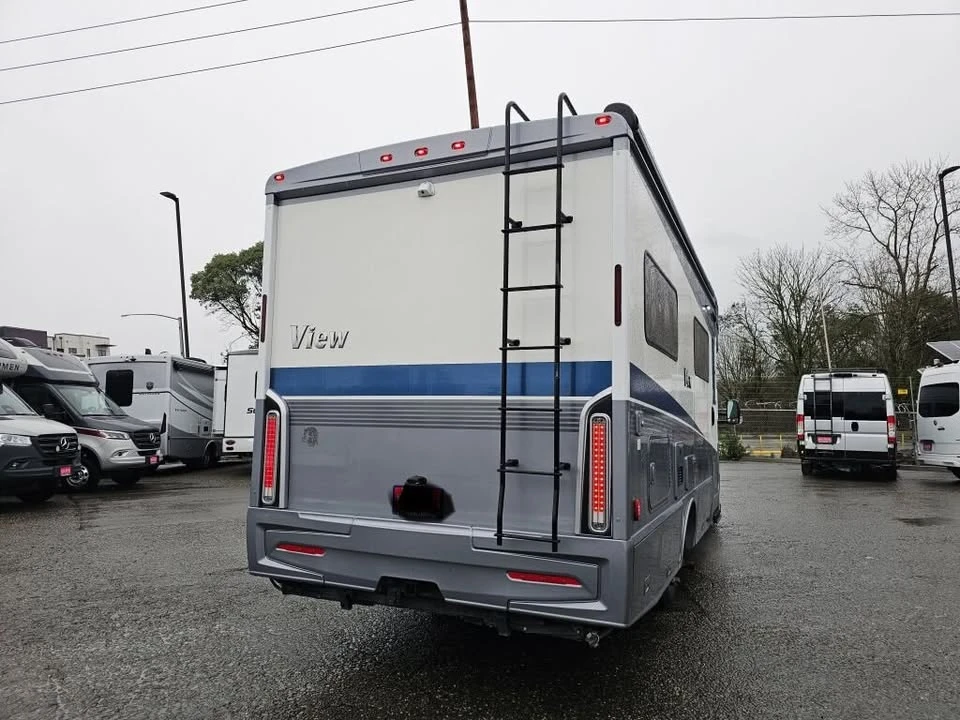 2022 Winnebago - Image 4 of 20