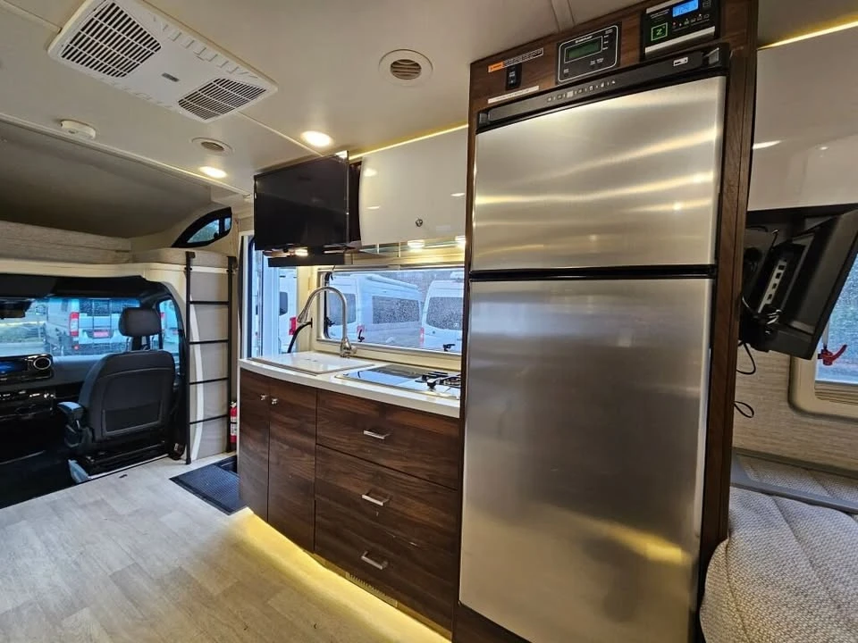 2022 Winnebago - Image 13 of 20