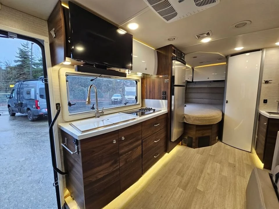 2022 Winnebago - Image 9 of 20