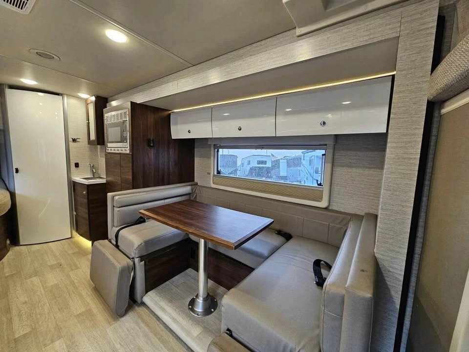 2022 Winnebago - Image 10 of 20