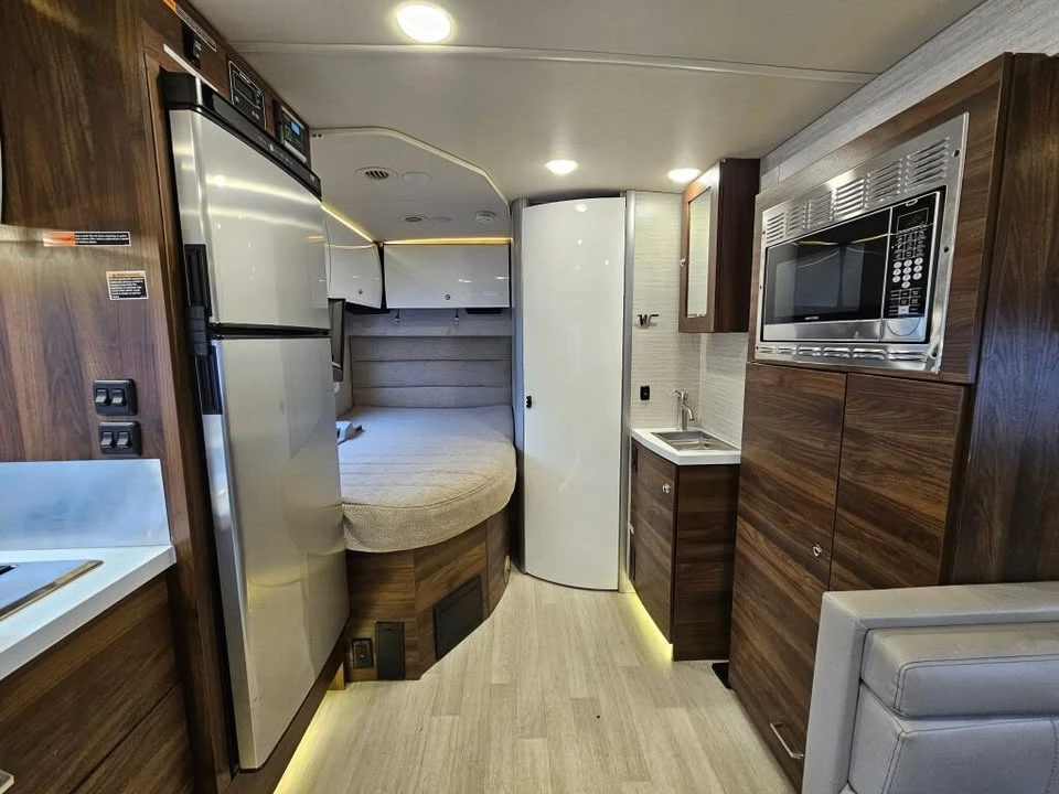 2022 Winnebago - Image 16 of 20