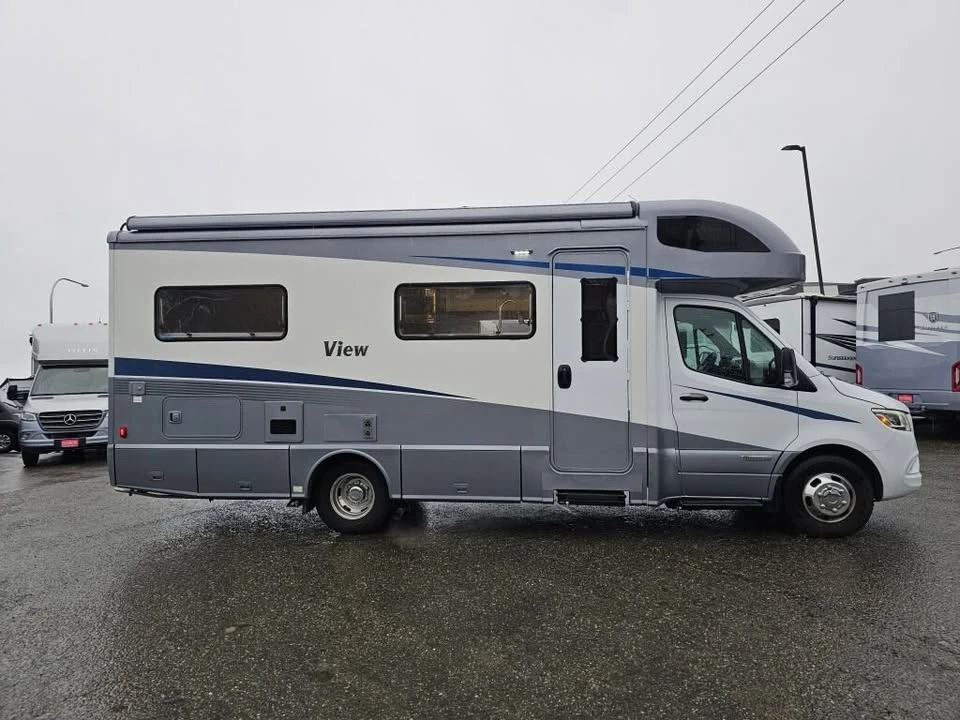 2022 Winnebago - Image 3 of 20
