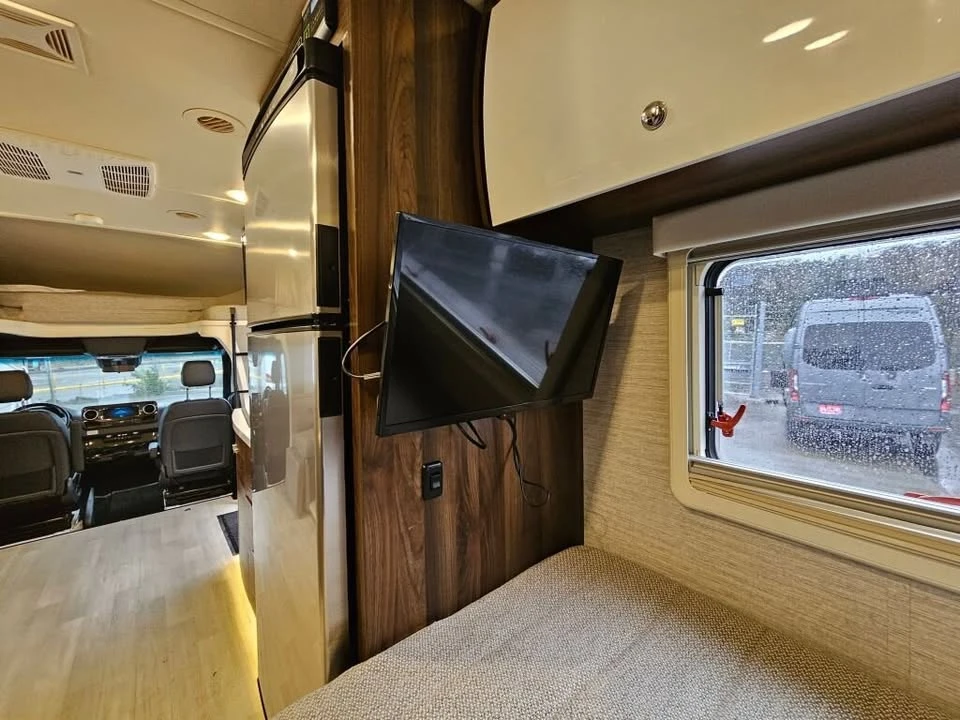2022 Winnebago - Image 18 of 20