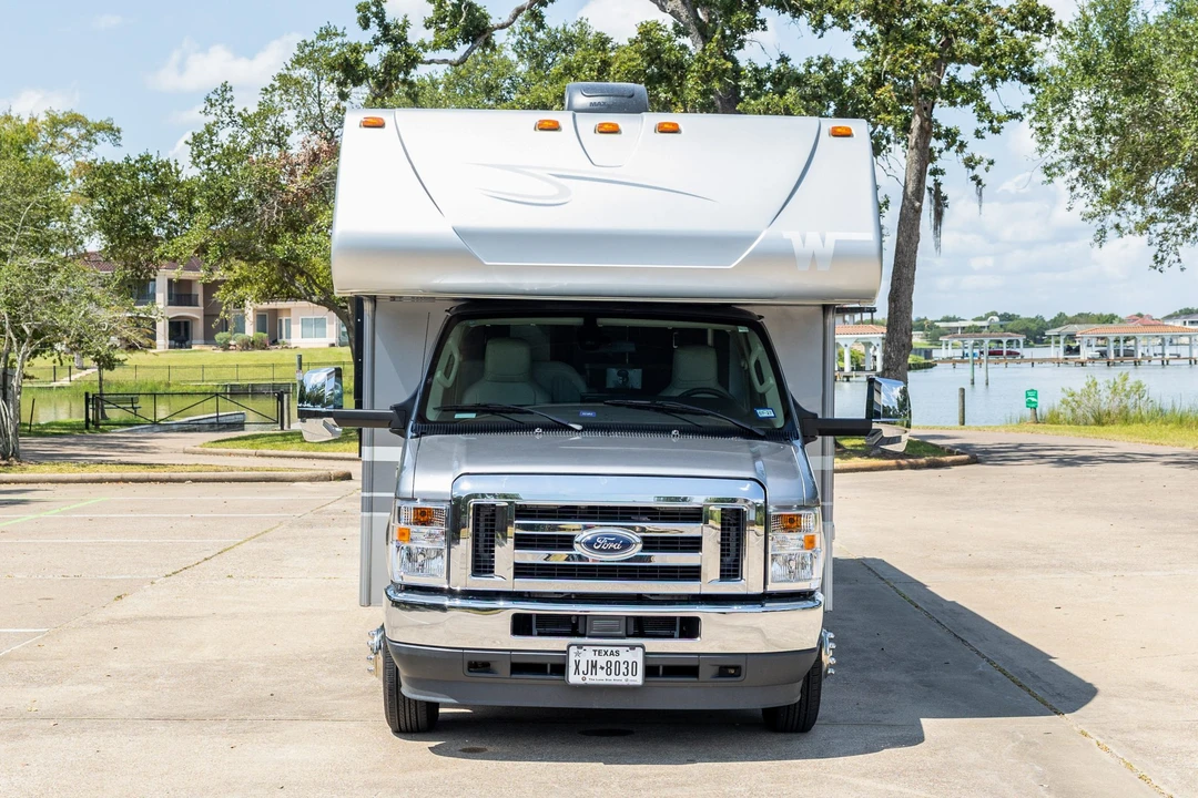 2022 Winnebago - Image 2 of 31