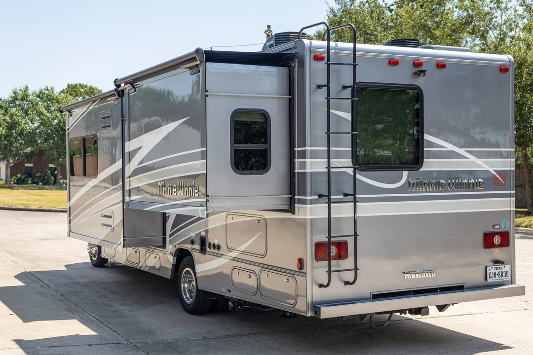 2022 Winnebago - Image 12 of 31