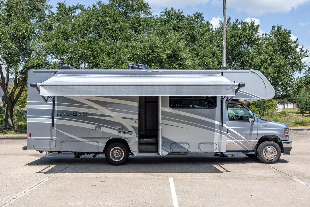 2022 Winnebago - Image 10 of 31