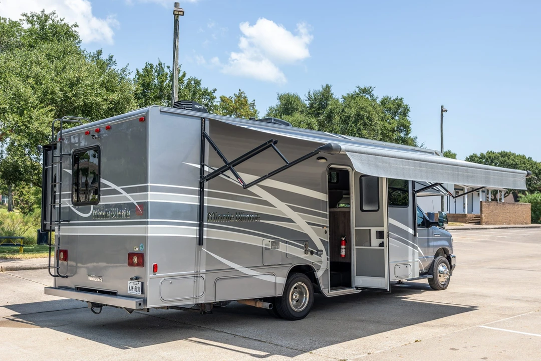 2022 Winnebago - Image 11 of 31