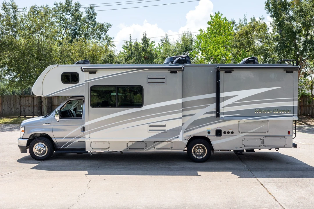 2022 Winnebago - Image 13 of 31