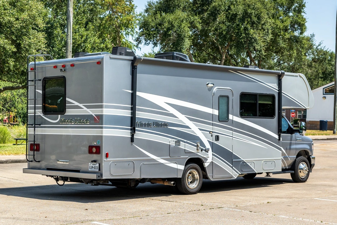 2022 Winnebago - Image 5 of 31