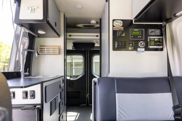 2022 Winnebago - Image 4 of 9