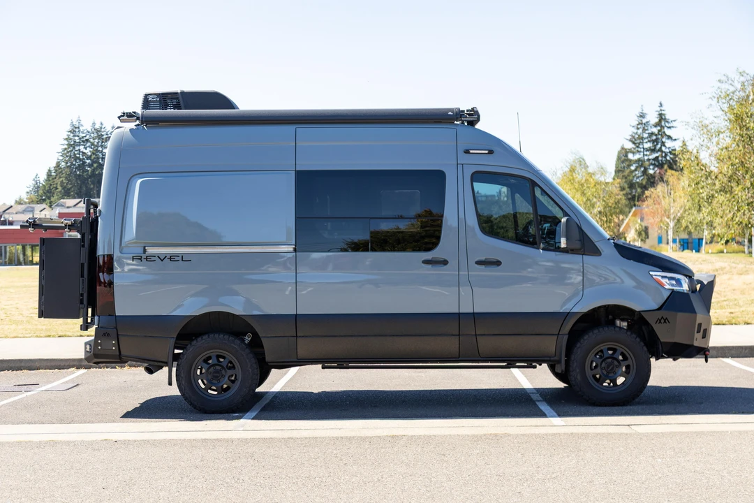 2020 Winnebago - Image 11 of 31