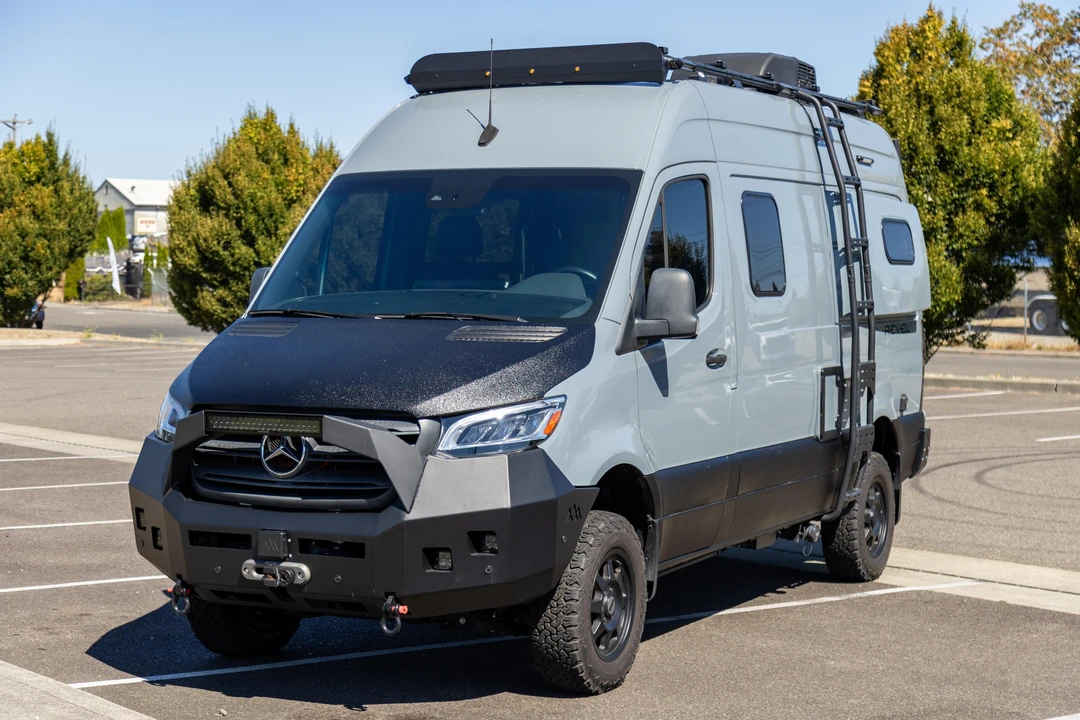 2020 Winnebago - Image 7 of 31