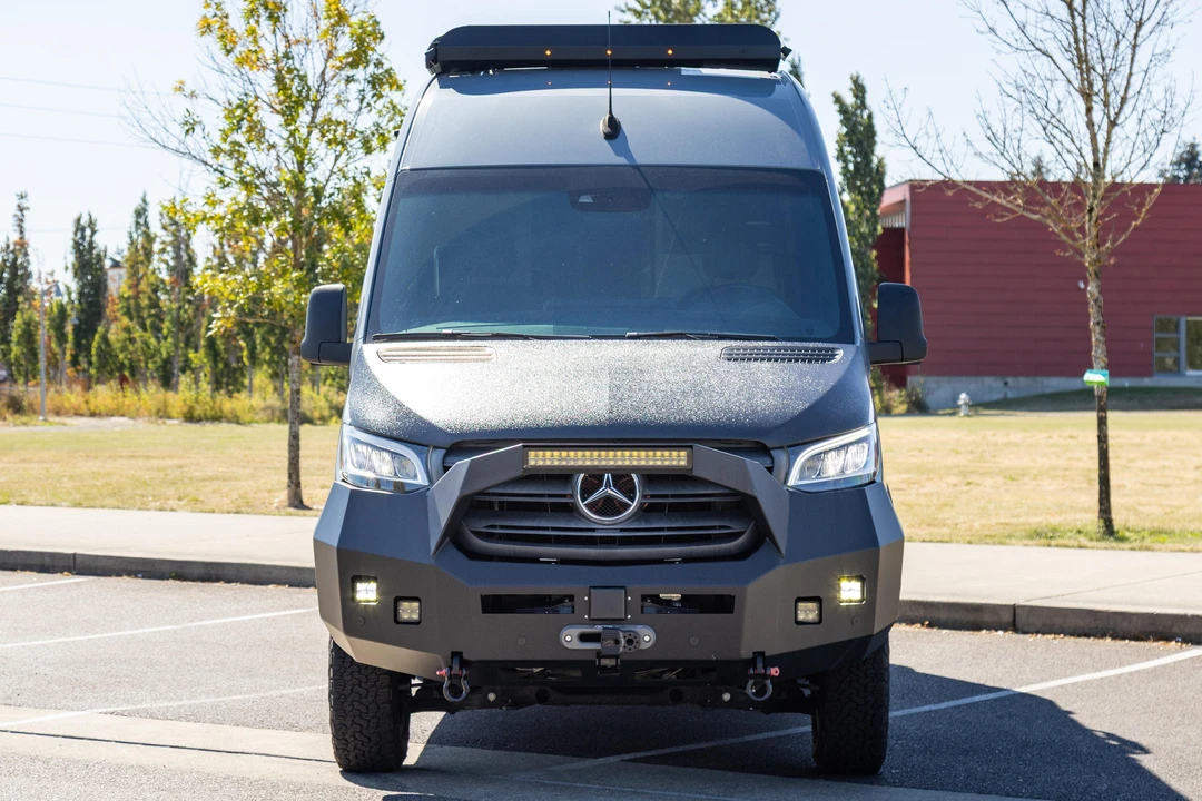 2020 Winnebago - Image 2 of 31