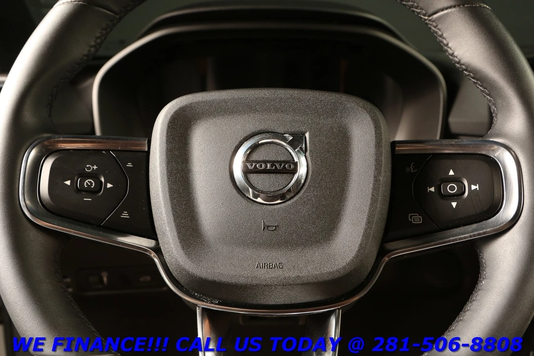 2022 Volvo XC40 - Image 14 of 21