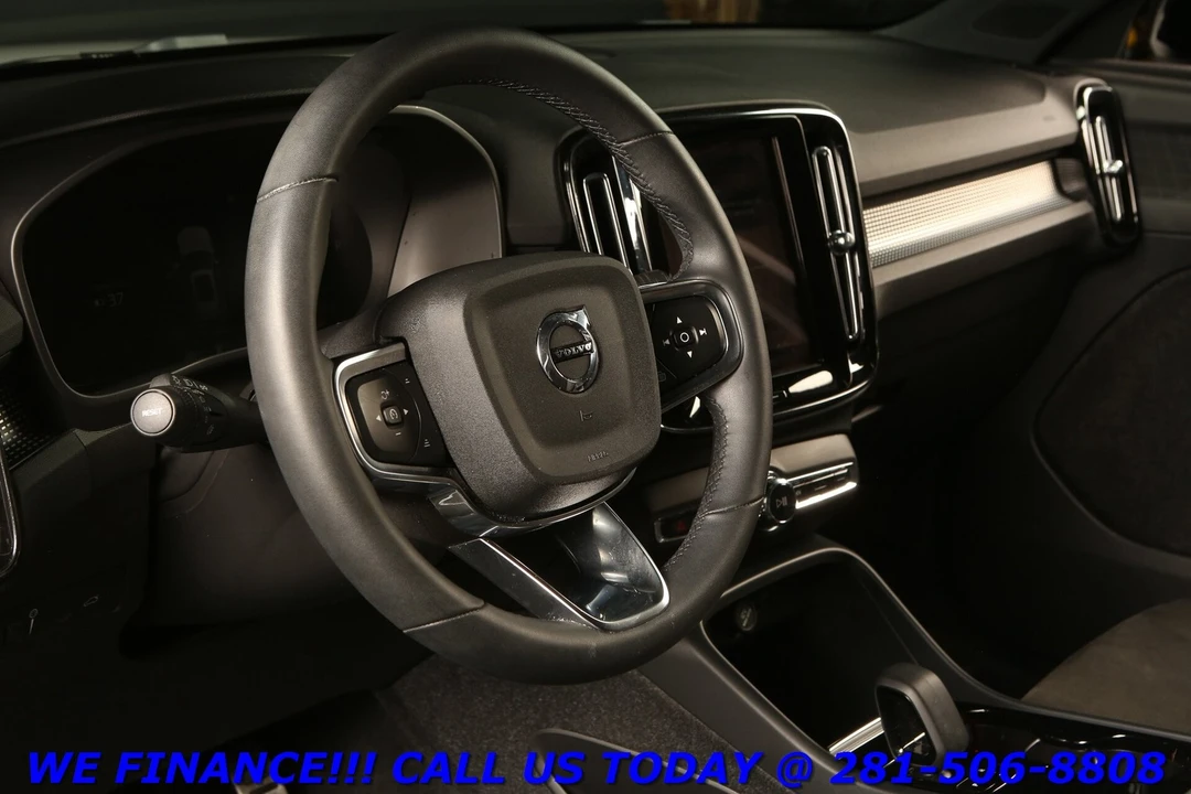 2022 Volvo XC40 - Image 10 of 21