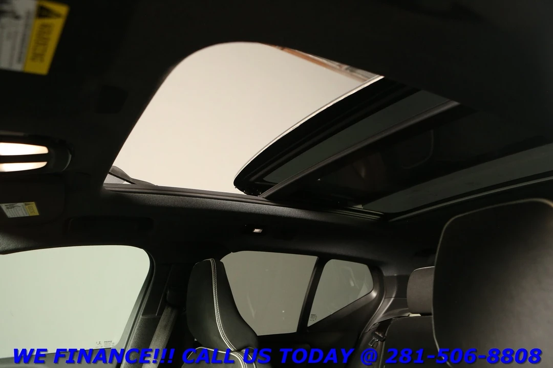 2022 Volvo XC40 - Image 11 of 21