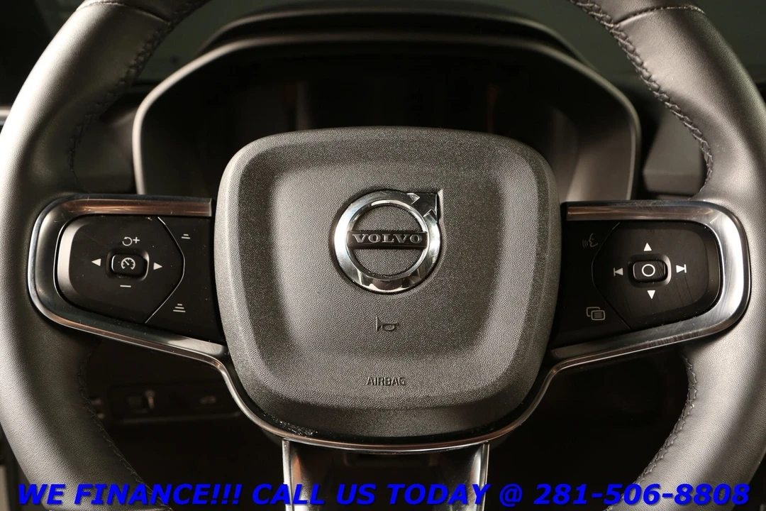 2022 Volvo XC40 - Image 14 of 21