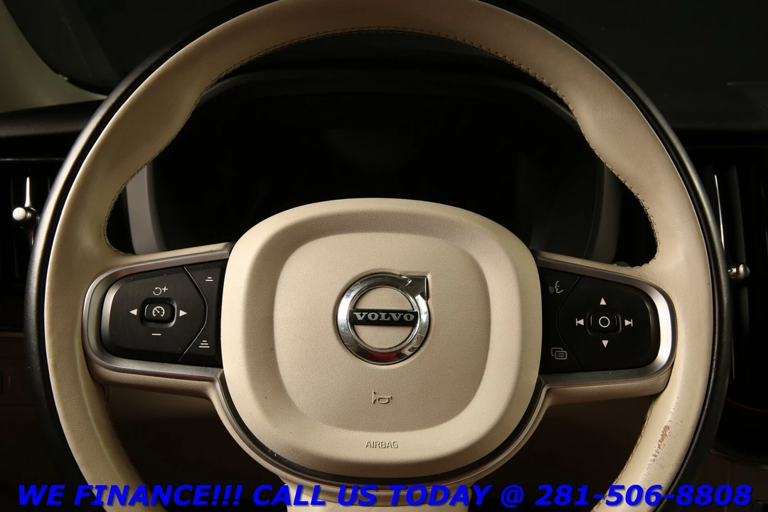 2022 Volvo XC60 2nd Gen - Image 14 of 21