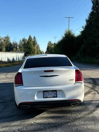 2022 Chrysler 300 (2005-2023) - Image 10 of 15