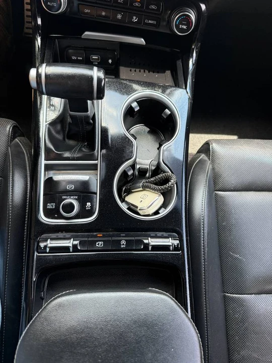 2022 Kia Stinger GT - Image 14 of 16