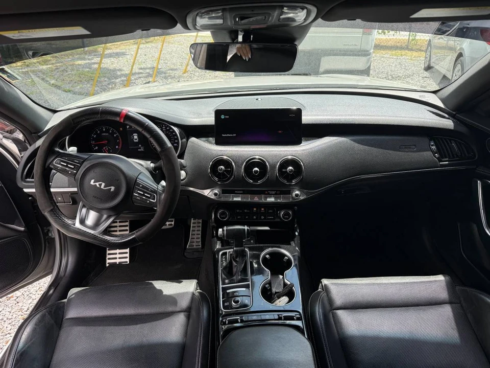 2022 Kia Stinger GT - Image 8 of 16