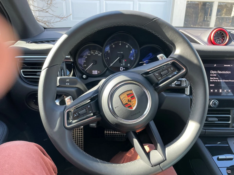 2023 Porsche Macan - Image 7 of 11