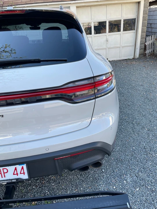 2023 Porsche Macan - Image 9 of 11