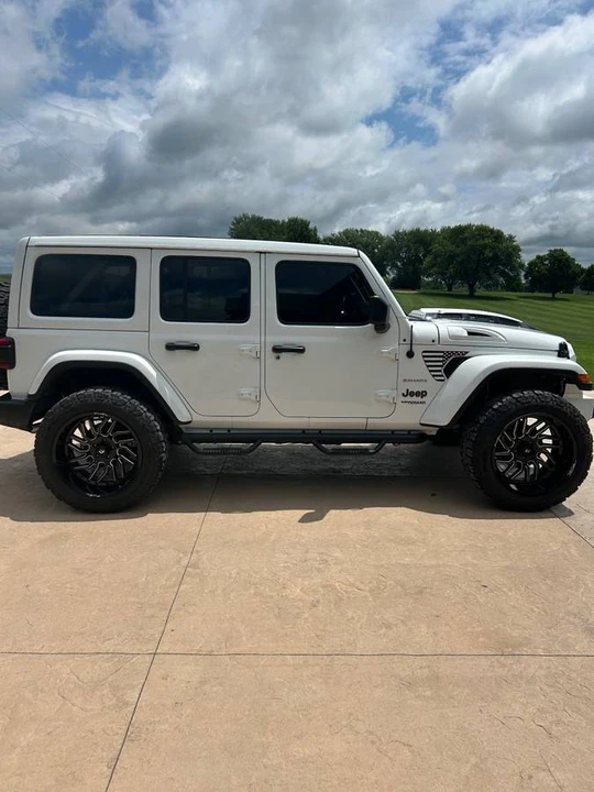 2022 Jeep JL Wrangler - Image 16 of 16