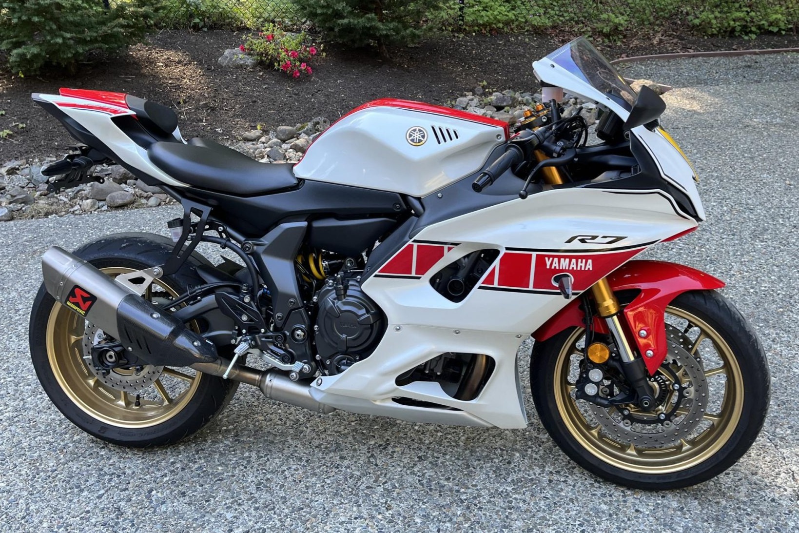 2022 Yamaha YZF-R7 60th Anniversary World GP Edition