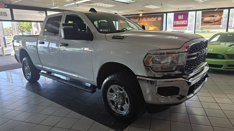 2023 Ram 2500 - Image 4 of 4
