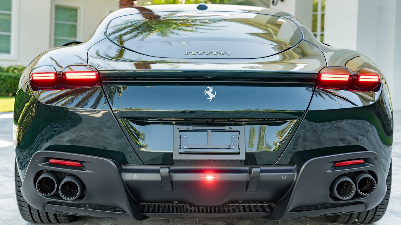 2023 Ferrari Roma - Image 16 of 31
