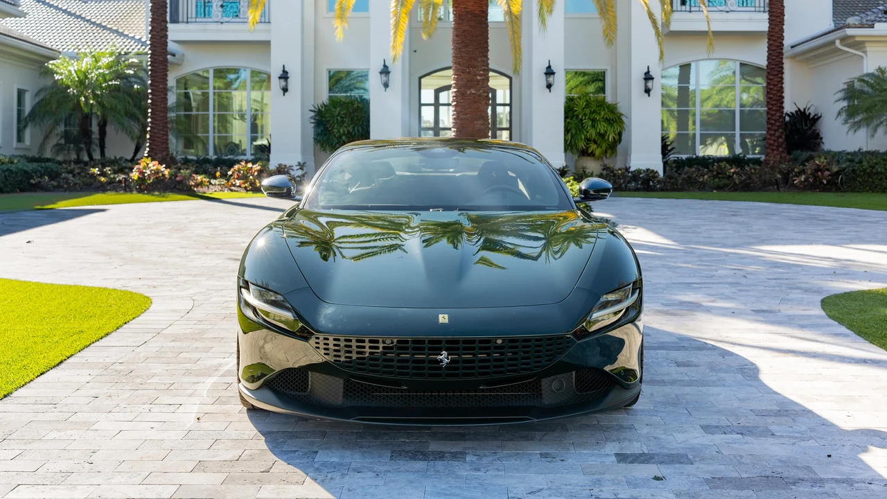 2023 Ferrari Roma - Image 2 of 31