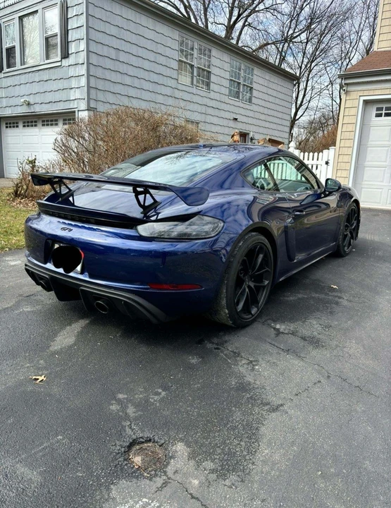 2023 Porsche 718 Cayman GT4 - Image 4 of 8