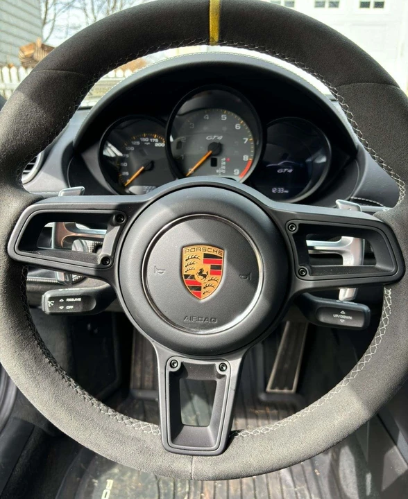 2023 Porsche 718 Cayman GT4 - Image 7 of 8