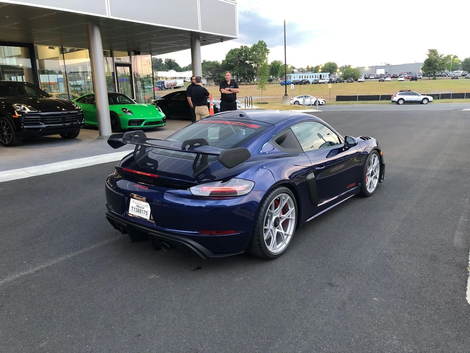 2023 Porsche 718 Cayman GT4 RS - Image 9 of 12