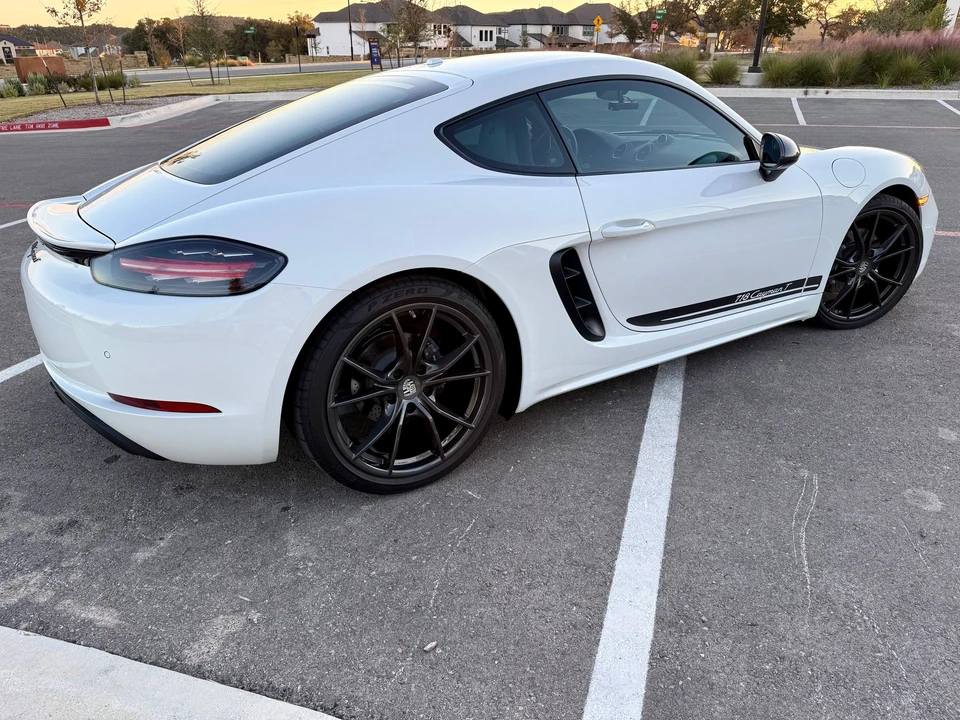2023 Porsche 718 Cayman T - Image 4 of 19