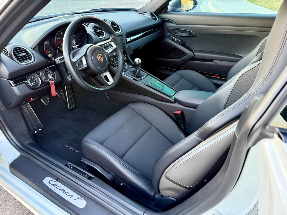 2023 Porsche 718 Cayman T - Image 10 of 19