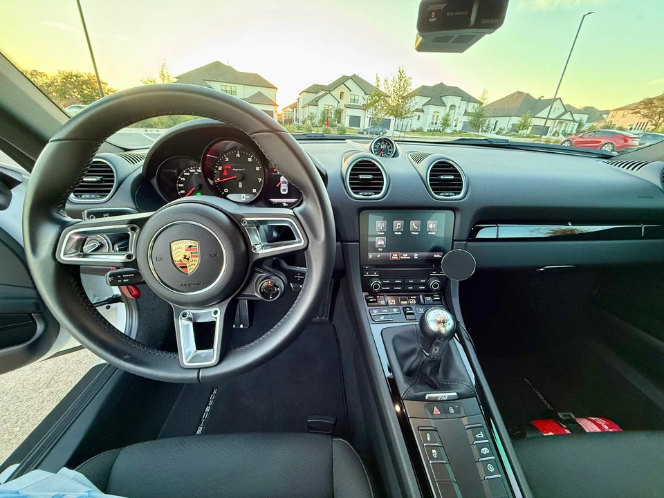 2023 Porsche 718 Cayman T - Image 8 of 19