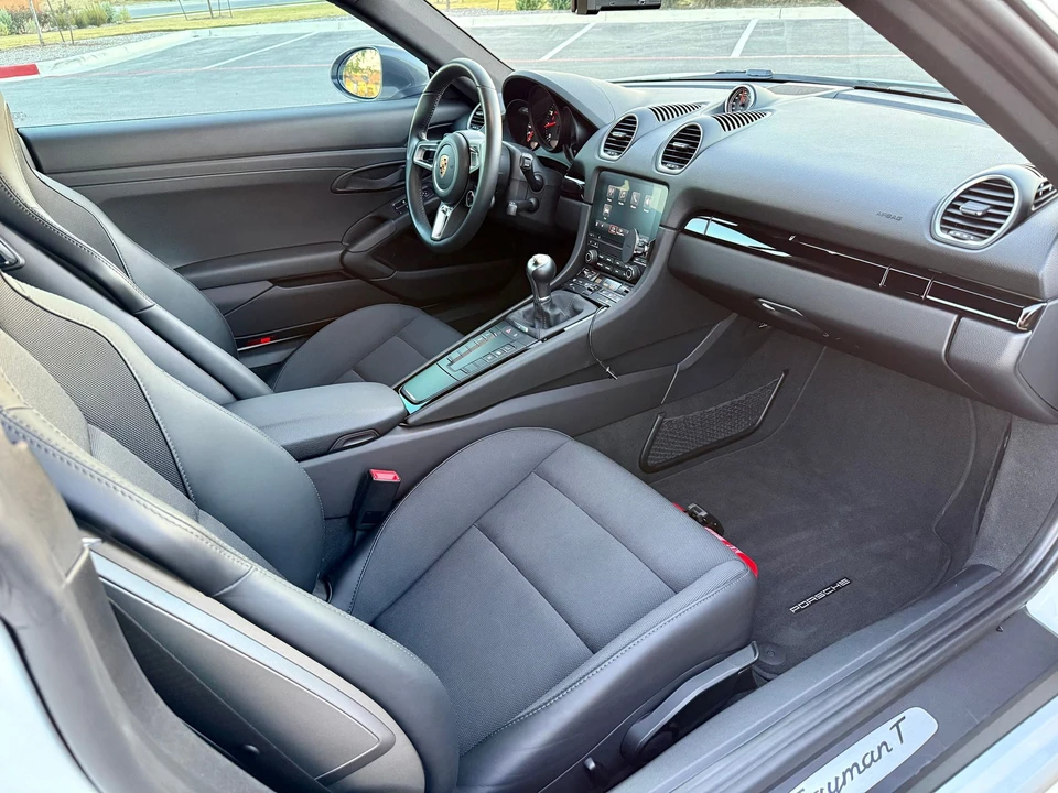 2023 Porsche 718 Cayman T - Image 9 of 19