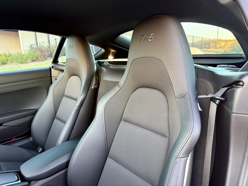 2023 Porsche 718 Cayman T - Image 12 of 19