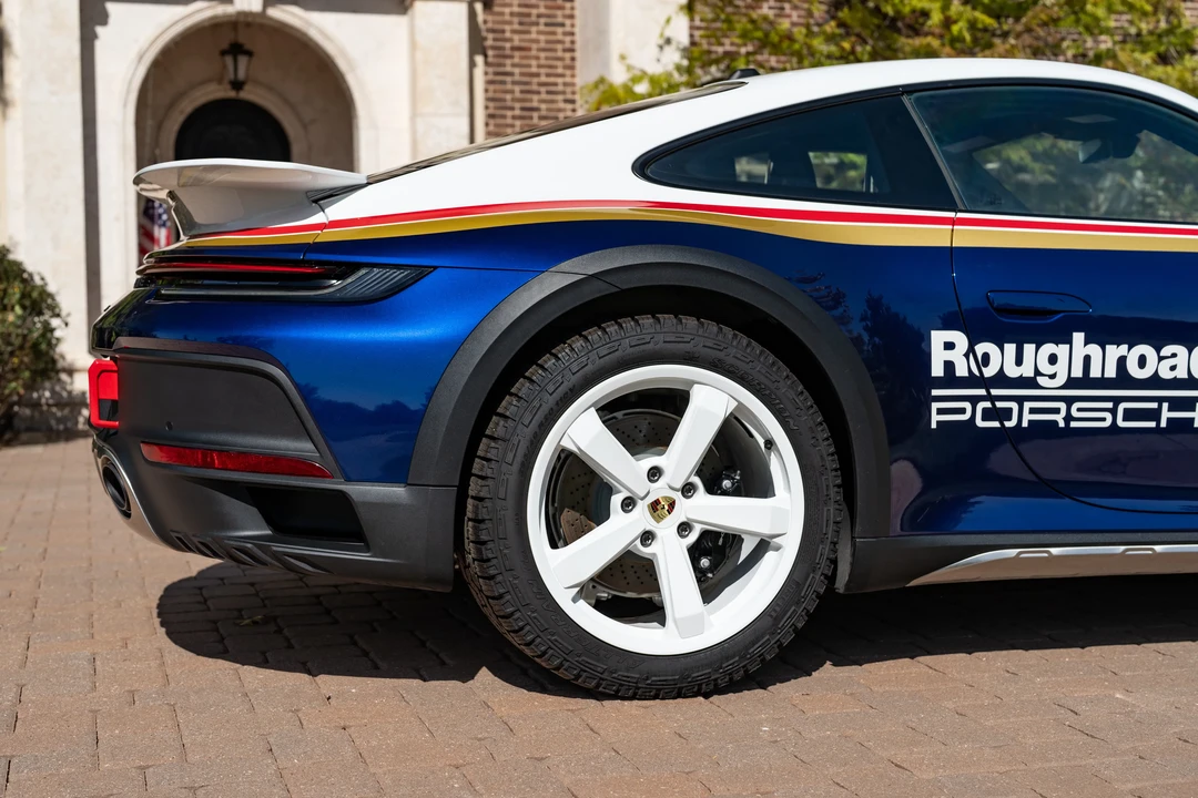 2023 Porsche 992 Dakar - Image 18 of 31