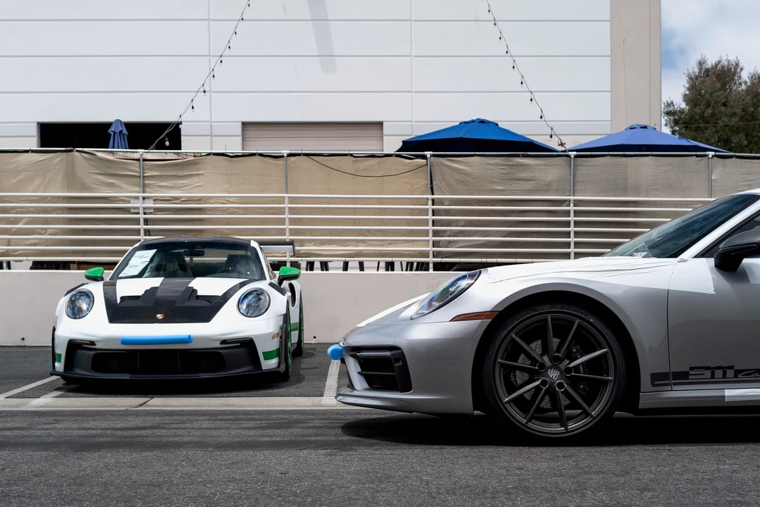 2023 Porsche 992 Carrera T - Image 6 of 8