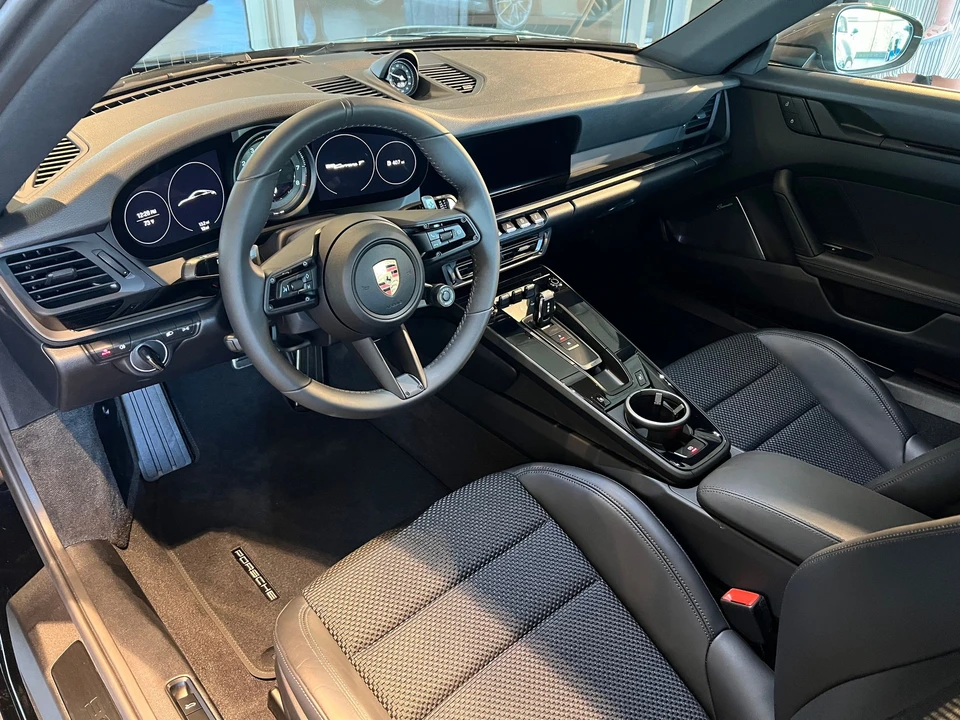 2023 Porsche 992 Carrera T - Image 7 of 8