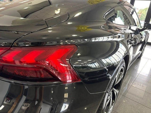 2023 Audi e-tron GT - Image 11 of 12