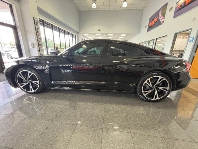 2023 Audi e-tron GT - Image 2 of 12