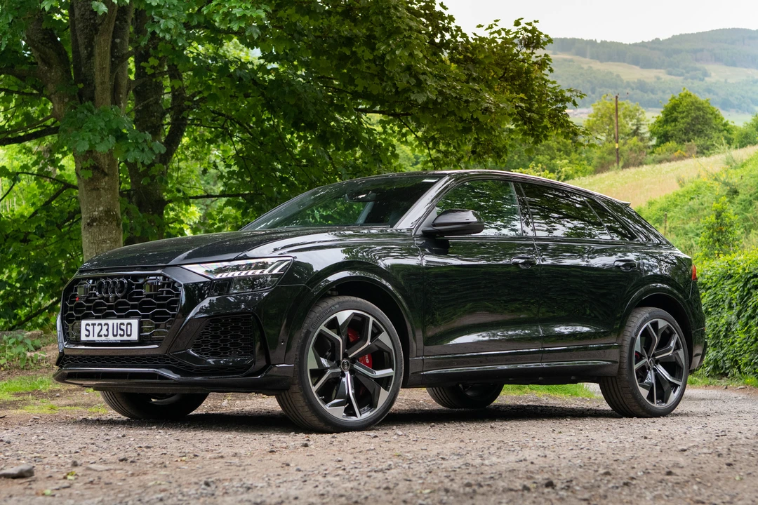 2023 Audi RS Q8 - Image 2 of 31